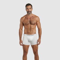 White boxer Essential