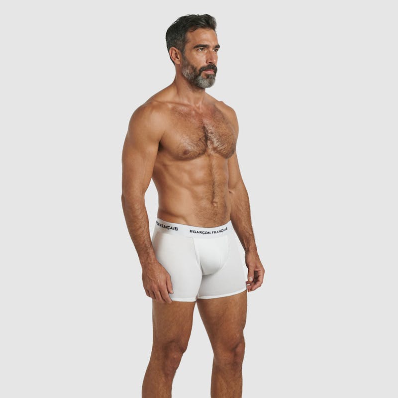 White boxer Essential