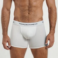 White boxer Essential