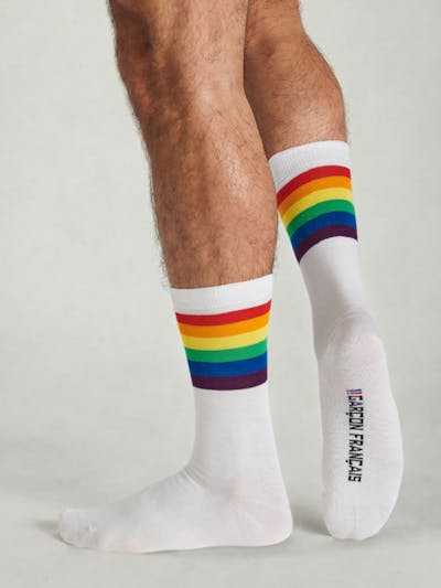 Chaussettes blanches arc-en-ciel