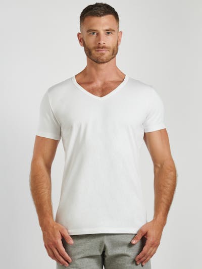 White t-shirt V-neck - Essential