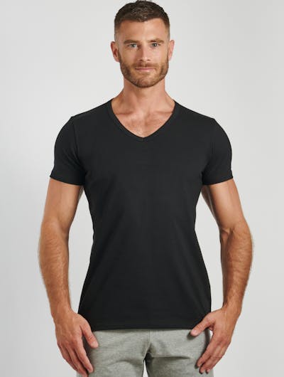 Black t-shirt V-neck - Essential